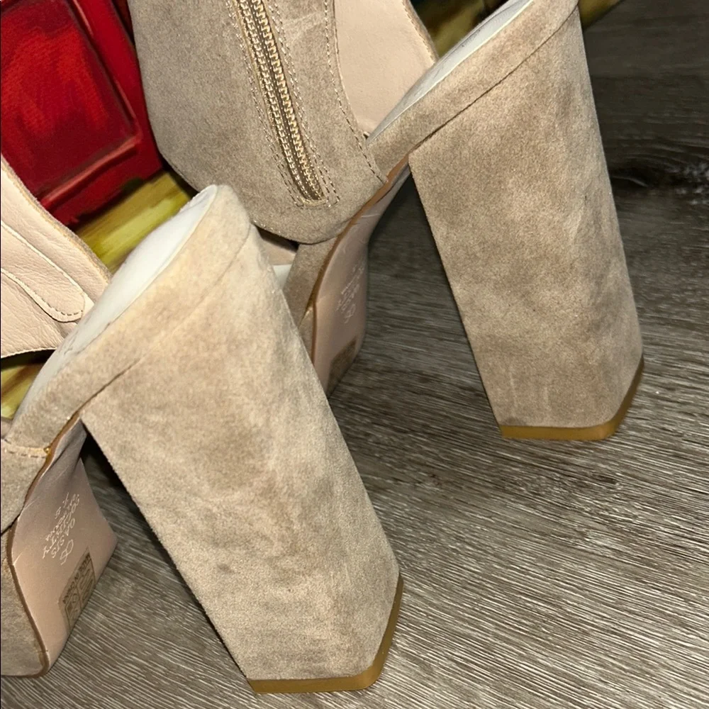 Oasis Tan Platform Sandals with Ankle Cuffs - Picture 8 of 14